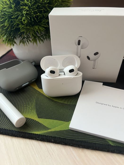 Навушники AirPods (3rd generation) з Lightning Charging Case