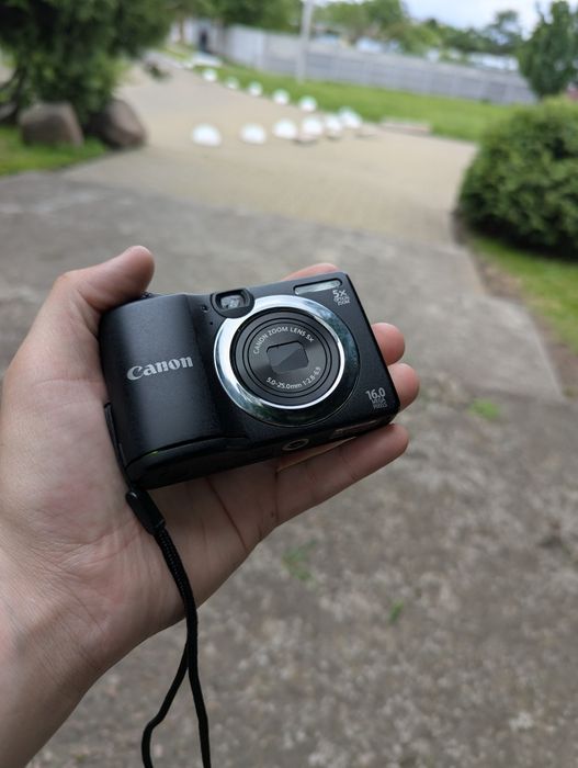 Canon a1400 повністю справний без подряпин
