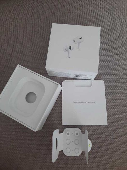 AirPods Pro w kolorze białym