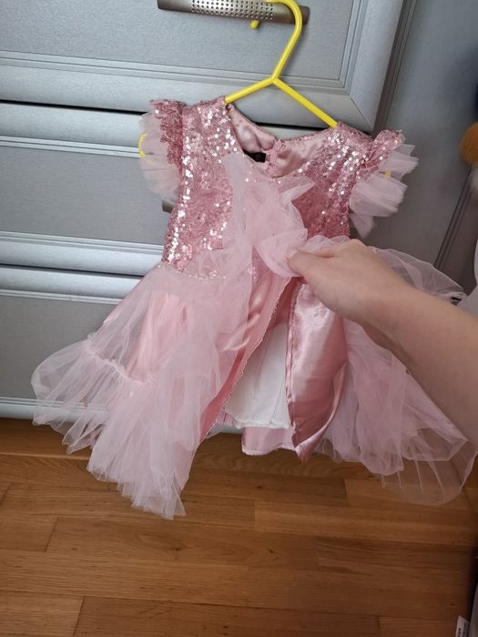Нарядне, пишне плаття, сукня з фатіном 2-3 рочки