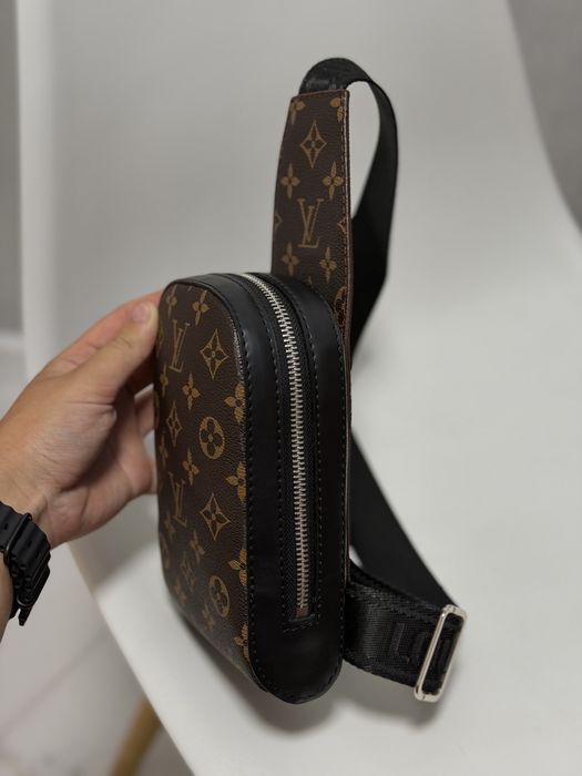 Шкіряна сумка/мессенджер louis vuitton через плече