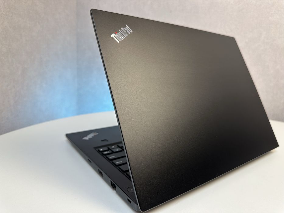 Lenovo ThinkPad FHD IPS E490 Intel i5 8265u Ram 8gb ssd 256 gb