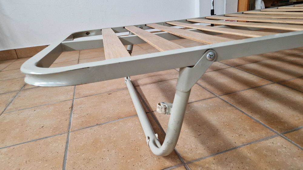 Dormida extra - Estrado com pés que recolhem 180x80