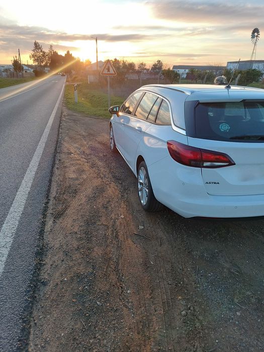 Opel Astra K 1.6 sporttourrer de 2016