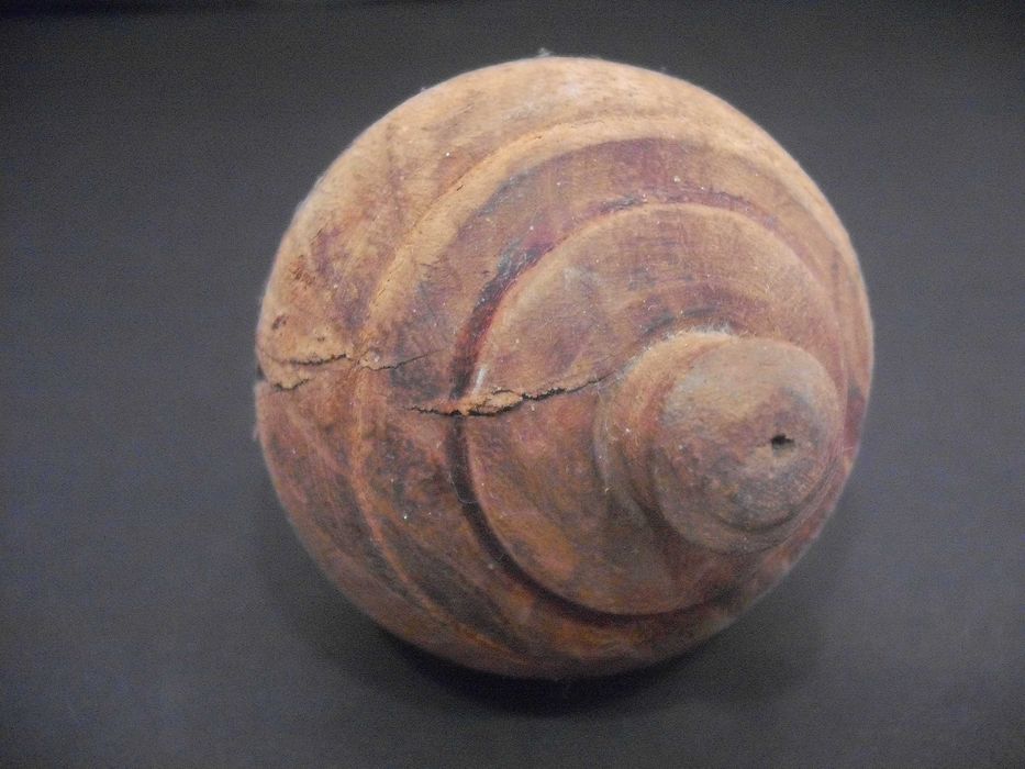 Pião antigo em madeira - brincado - anos 50/60