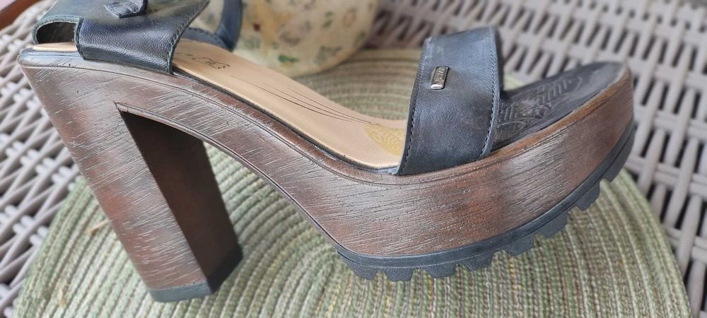 Buty damskie Lasocki 39