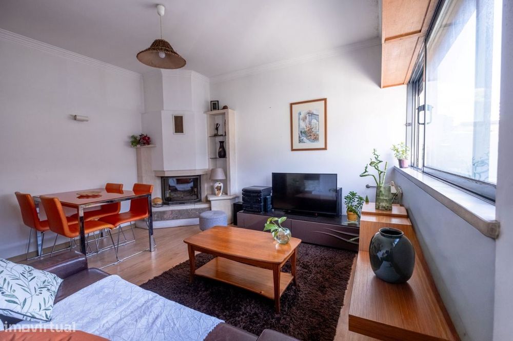 Apartamento T1 - Urbanização Gorgulão em Coimbra com Garagem