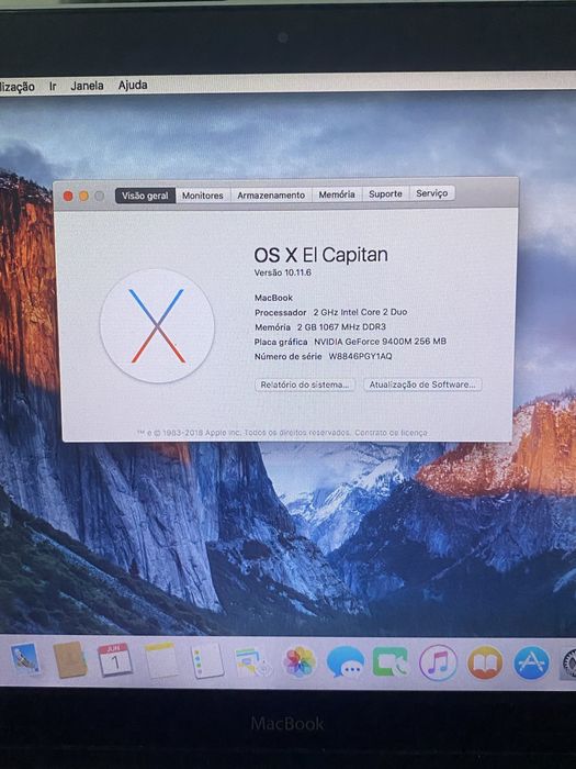 Macbook- Apple .