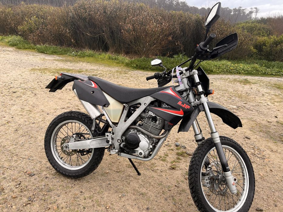 AJP PR3 200 Enduro