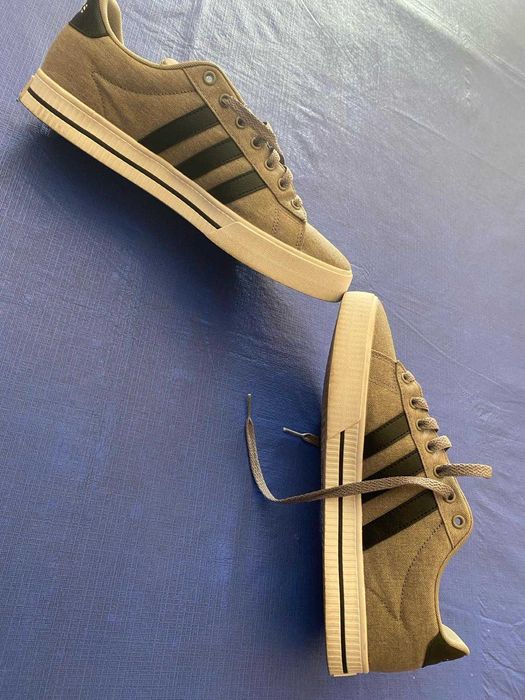 Tenis Adidas tamanho 42