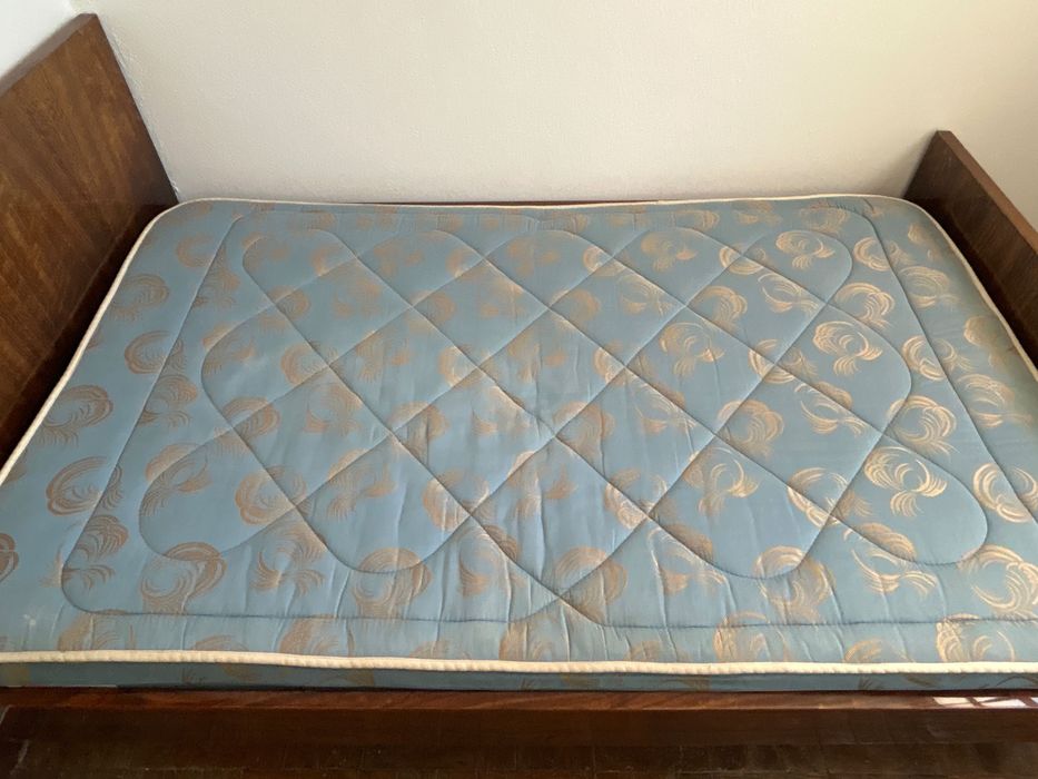 Cama com colchão