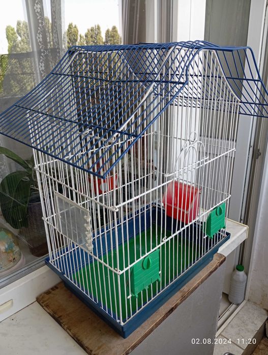 Продам клетку для попугаев