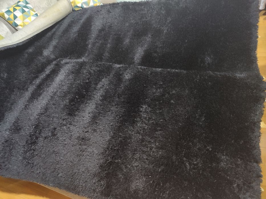 Carpete Grande de pelinhos preta