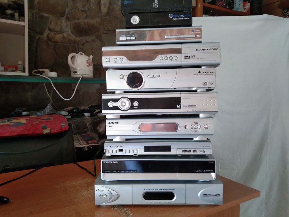 Продам спутниковые тюнера SD /hd формата.