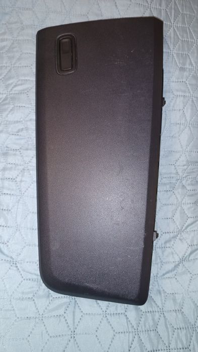 Срочно Продам крышку бардачка салона-Renaylt Master и диффузоры обдува