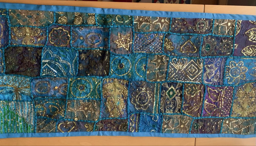 Tapeçaria de parede indiana com lantejoulas