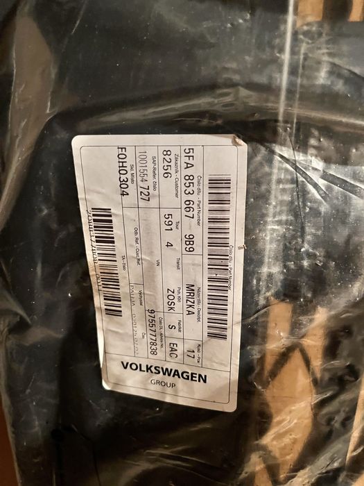 Kratka/ atrapa zderzaka przód seat leon IV