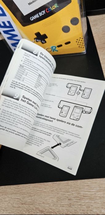 Game boy color na caixa