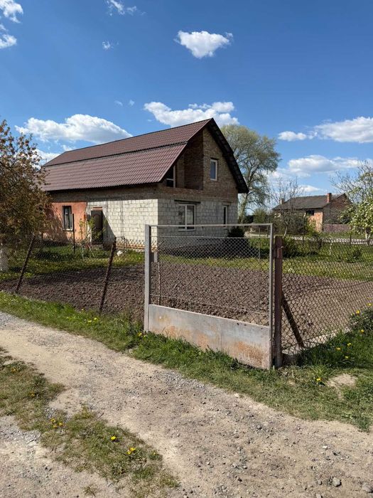 Продаж  приватного Будинку  З чудовим розташуванням у центрі м.Золочів