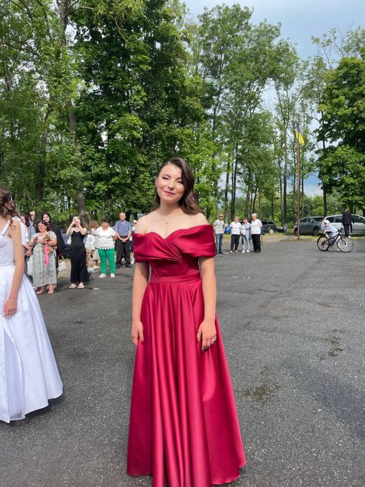 Сукня на випускний