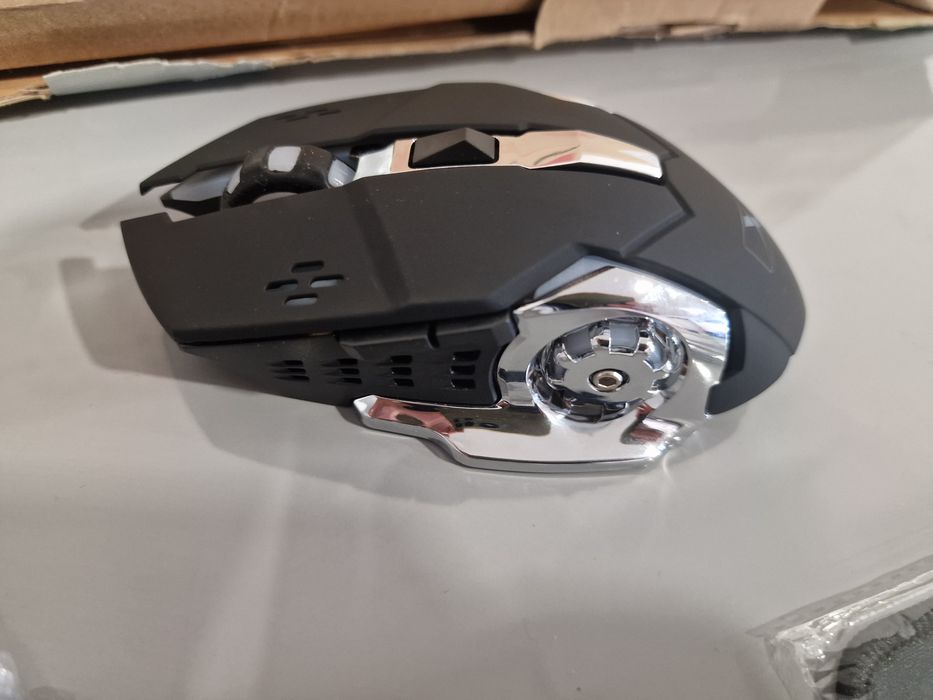 Teclado gaming , rato, e tapete nunca usados