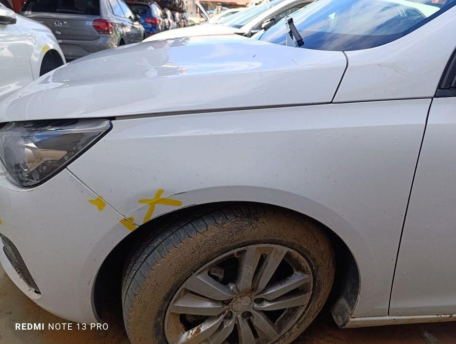 GUARDA-LAMAS FRENTE ESQUERDO PEUGEOT 308