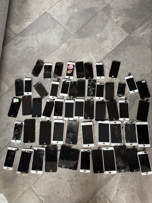 Lot iphone 120 шт деталей , дисплеїв