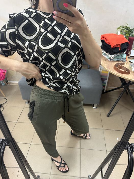 Комплект штани та блуза с легкої тканини