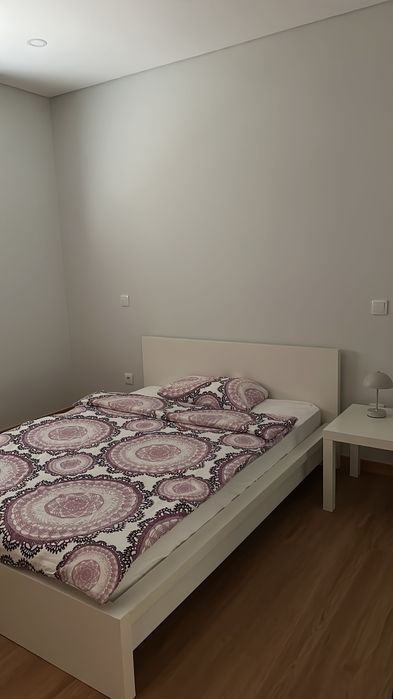 Cama MALM Ikea 140x200cm (com colchão)