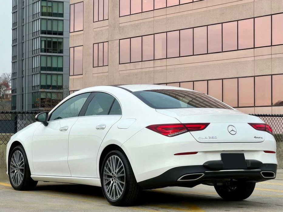 Mercedes CLA      2022