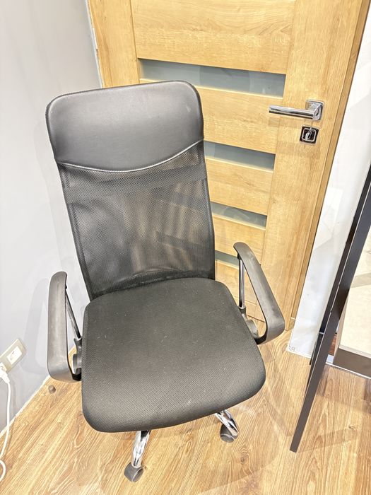 Fotel biurowy obrotowy