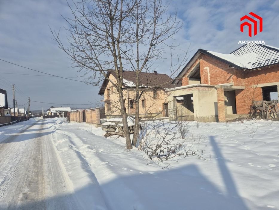 Продаж будинку з земельною ділянкою 9соток в Ст.Лисці.