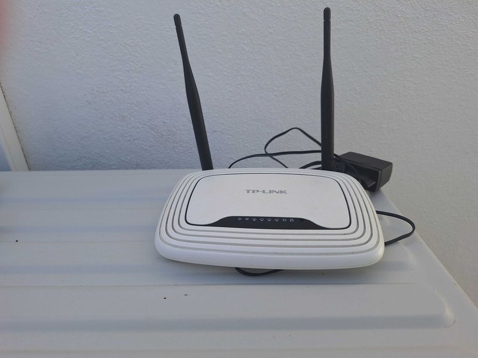 Router Wi-Fi TP-Link 300Mbps (TL-WR841N / TL-WR840N)