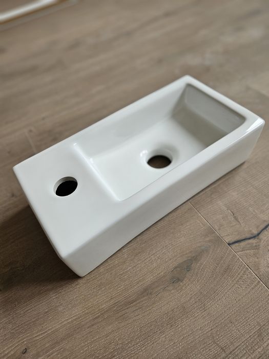Mała umywalka WC