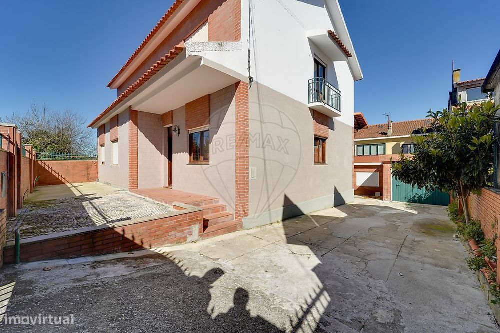 Moradia T5 para venda