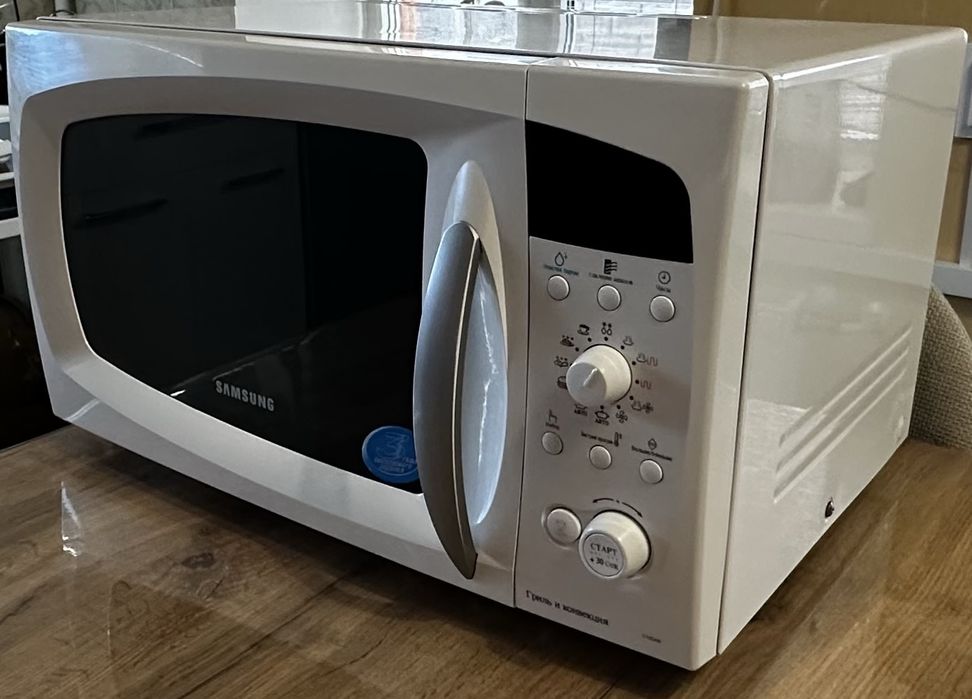Продам мікрохвильову піч Samsung
