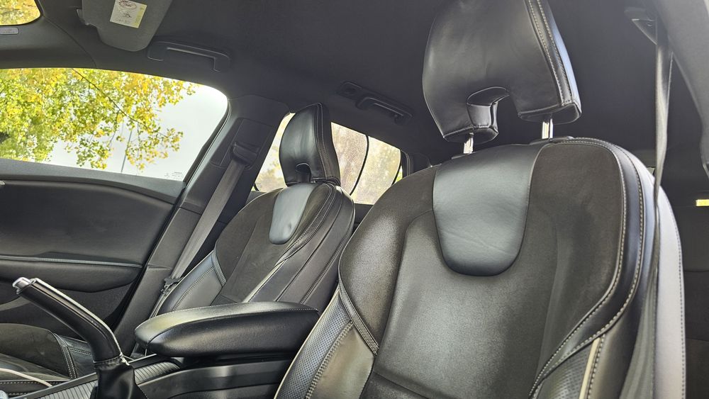 Volvo V40 D4 R-Design