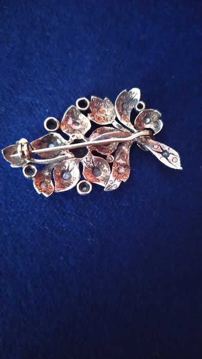 Peças de prata com ouro