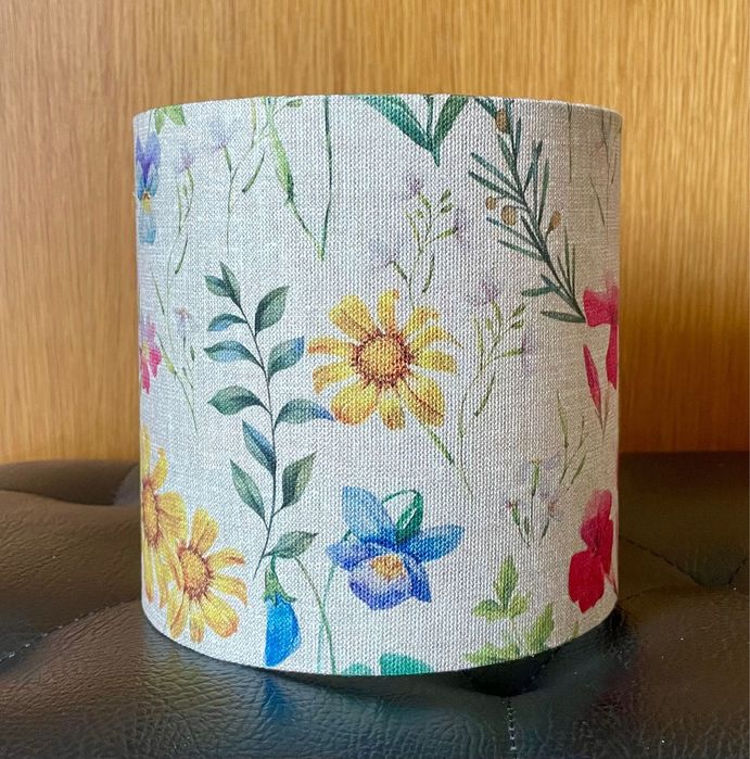 Abajur modelo reto D20cm