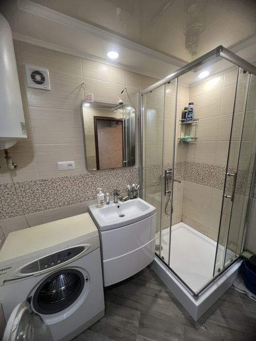 Центр міста. Двух кімнатна. Від власника.