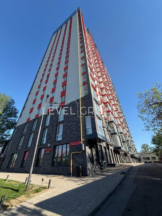 Продаж 1 кімнатної квартири (євродвушка) 42м2 в ЖК 4U, Святошинський район, вулиця Олега Мудрака, 1Б.