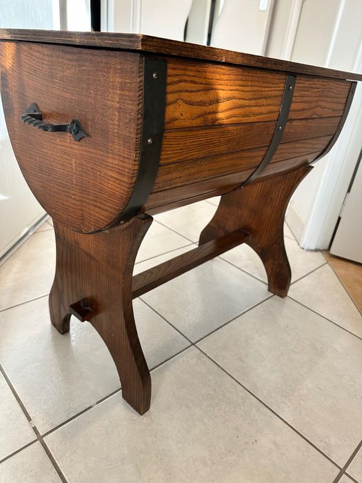 Подам столик бар