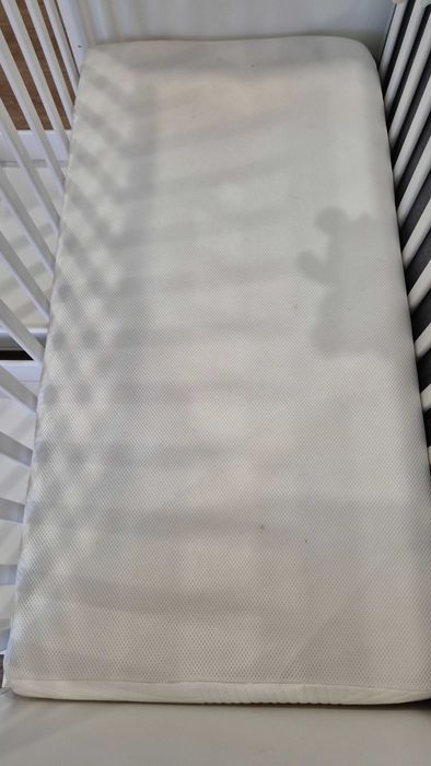 Berço IKEA Stuva com gavetas, colchao e guarda de grades