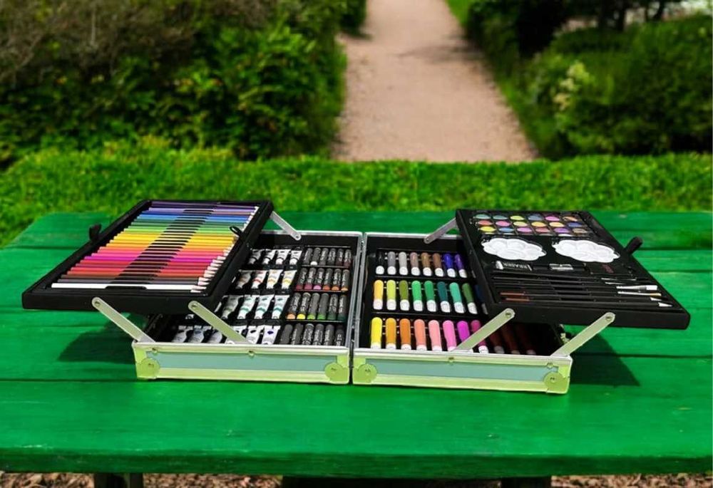 Набір для малювання в наборі 145 предметів в металевому кейсі