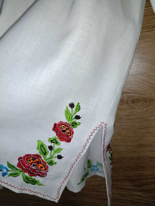 Вишиванка нова з маками на дівчину прибл.164-170 см 46-48р.M-L