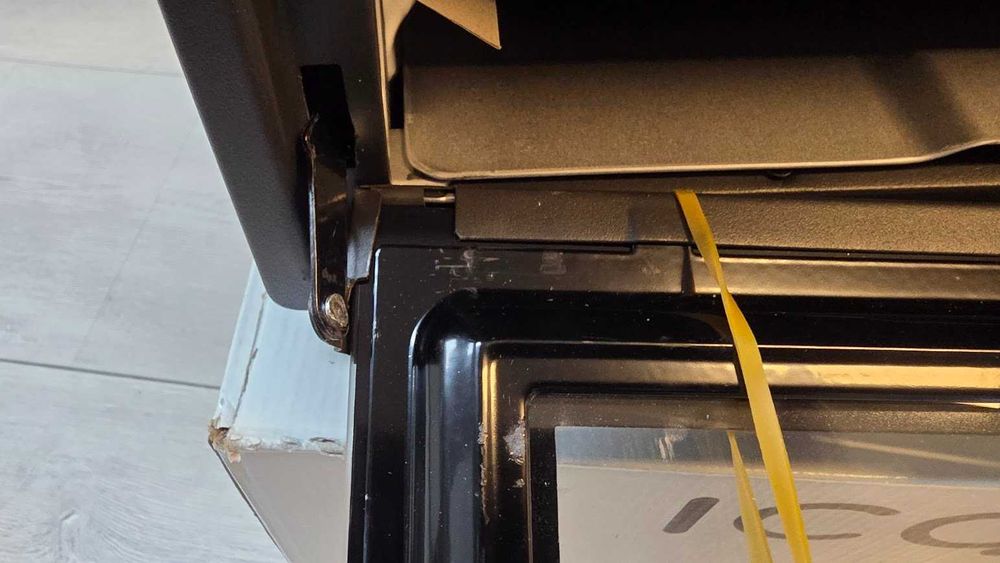 Mini piekarnik ICQN 20L 1500W MAX 240°C  5 funkcji Grilla Timer CZARNY