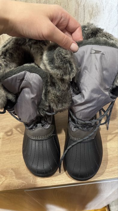 Жіночі утеплені черевики
