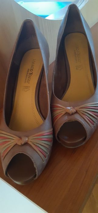 Czółenka skórzane na obcasie