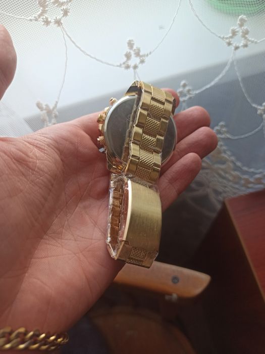 Наручний чоловічий годинник