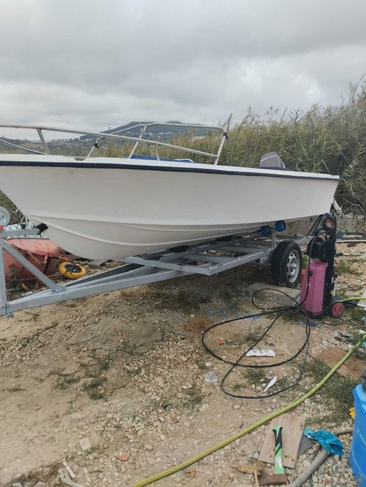 Barco de Recreio em Fibra 4,40m